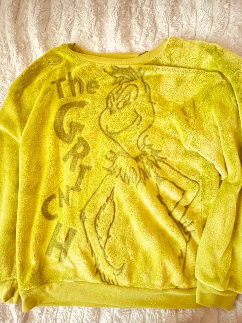 NWOT The Grinch Plush Fleece Pullover Sweater Women's Large Yellow Cozy Holiday
